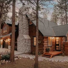 Corner Cabin • AC • Spa • Game room • Dog Friendly