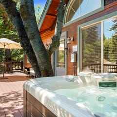 Après-Ski Romantic Retreat | Hot Tub | AC | Dogs